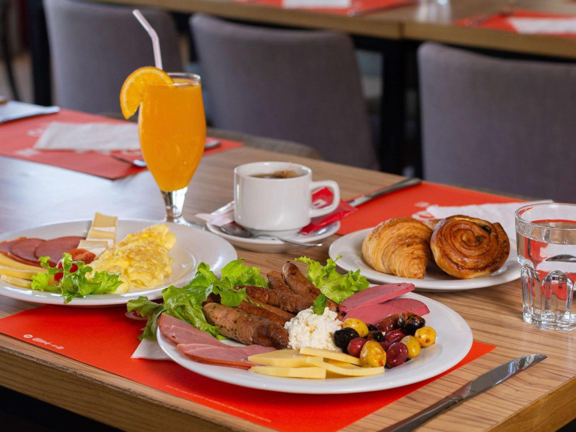 Ibis Center Hotel 3*